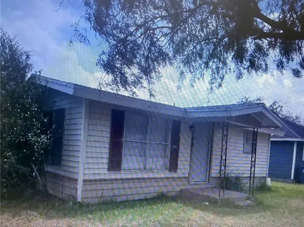 102 1st St, Odem, TX 78370