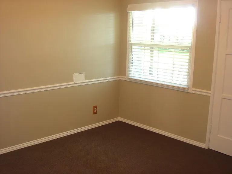 598 N Quince Ave — Photo 9