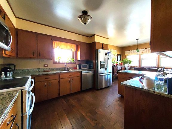 3rd image of 2631 Lee St