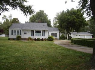 502 E Center St, Troy, IL