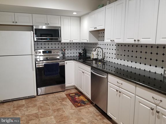 5th image of 294 Green Ln