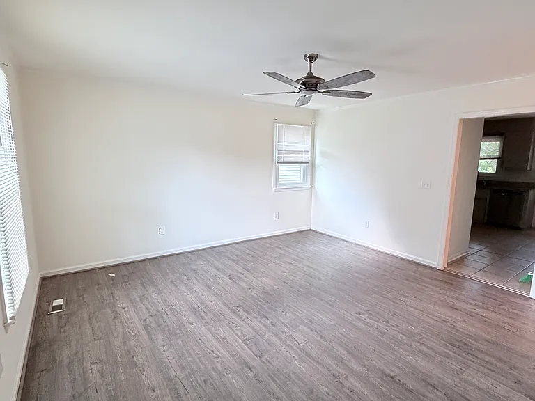 3509 East Ave — Photo 3