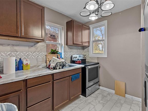 4th image of 2531 Oepts Ave