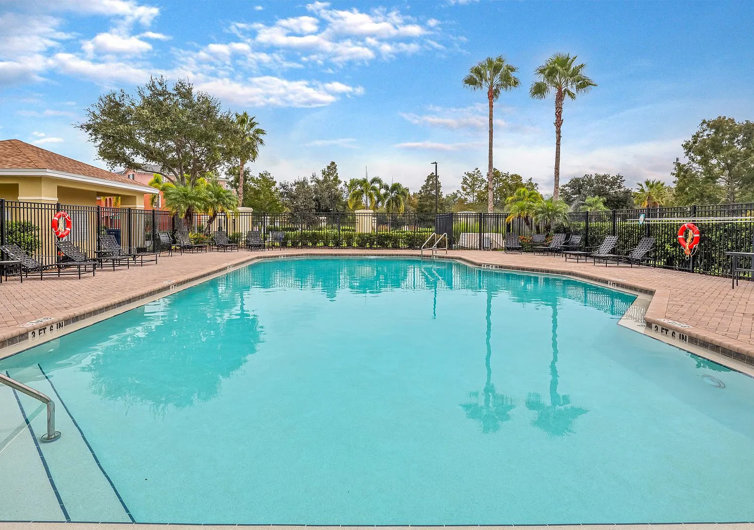 Pet-Friendly Condo in Gated Lakewood Ranch Community! — Photo 2