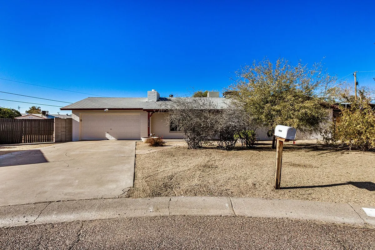 Building Photo - 18006 N Villa Rita Dr
