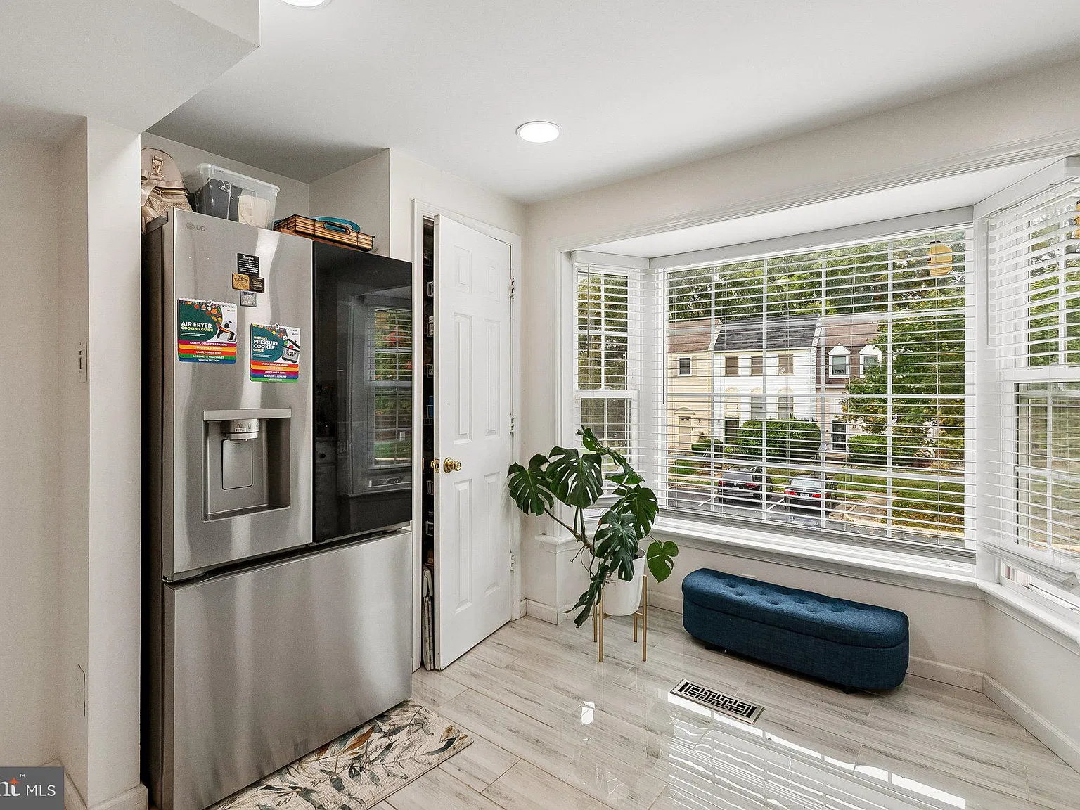4 bed, 2.5 bath, 1850 sqft, $3,550 — Photo 4