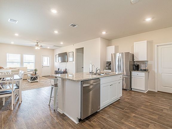 4th image of 434 Orion Dr