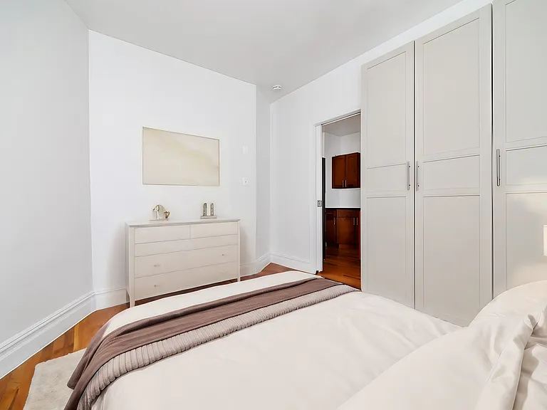117 Perry St #17 — Photo 3