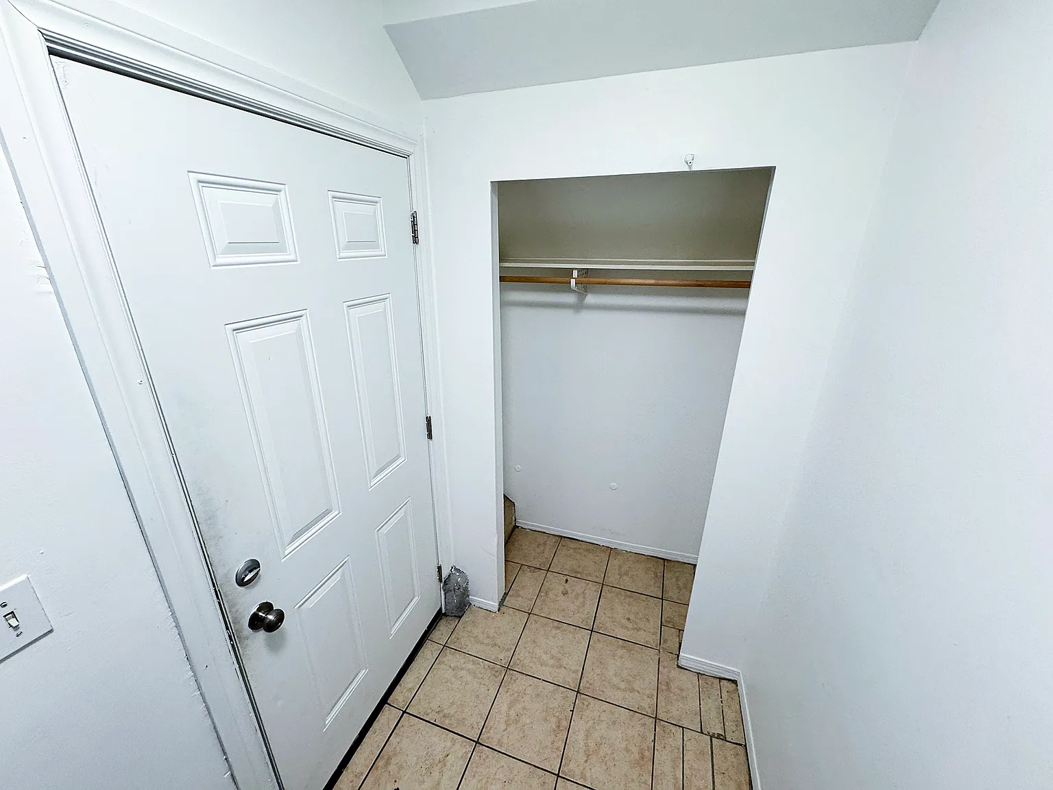 2 bed, 1100 sqft, $1,725 — Photo 3