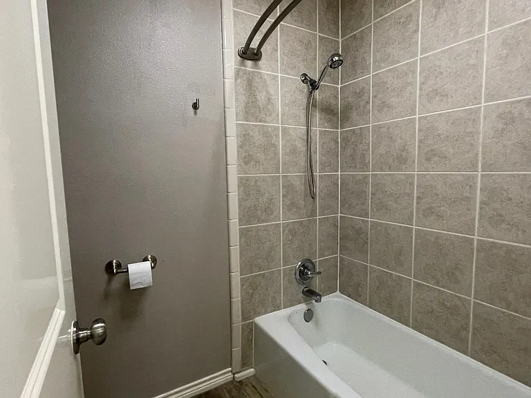2339 33rd St — Photo 18