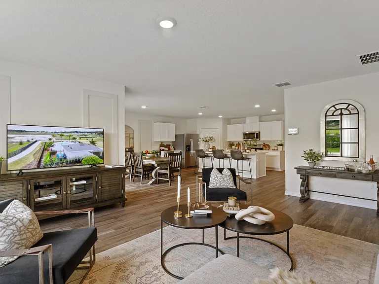 504 Coronado Cove Rd — Photo 2