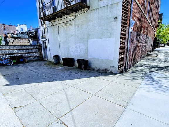 4th image of 6424 11th Ave #8