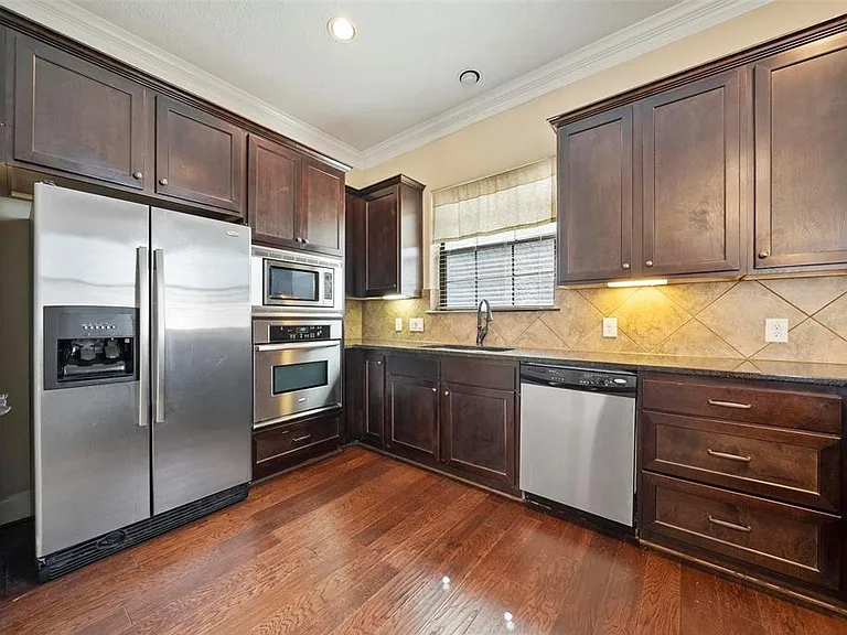 835 Garden Oaks Trce — Photo 8