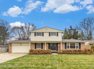 8878 Riverland Dr, Sterling Heights, MI 48314