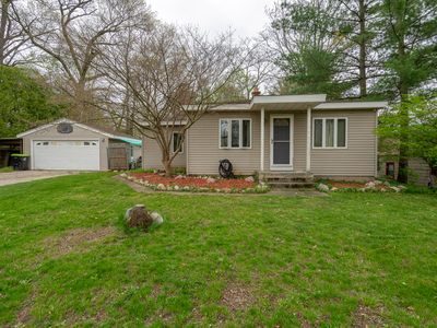 2346 Powers Ave NW, Grand Rapids, MI, 49544