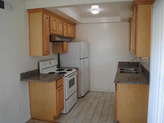 3rd image of 440 Richfield Dr #3
