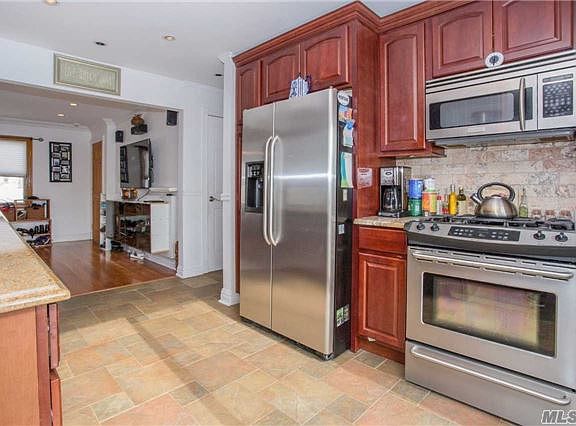 5th image of 1119 Langdon St