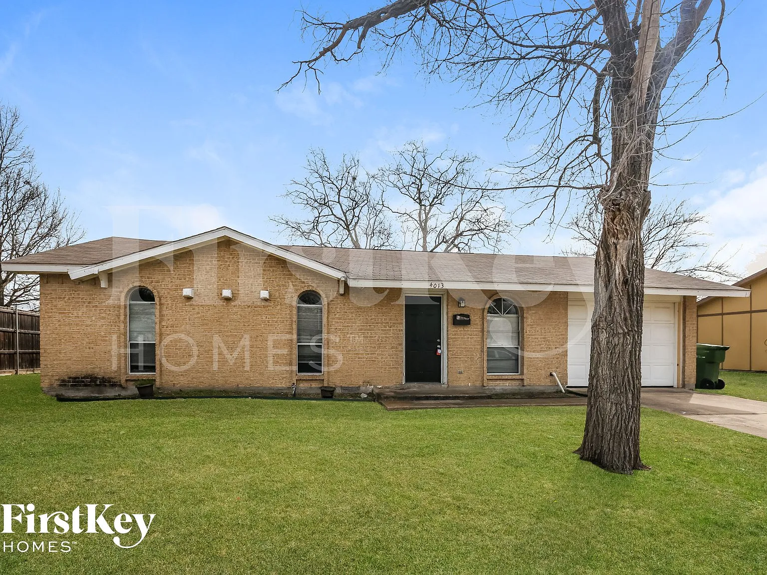 3 bed, 1.5 bath, 1258 sqft, $2,015 — Photo 1