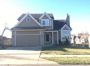 301 Shannon Ave, Smithville, MO 64089