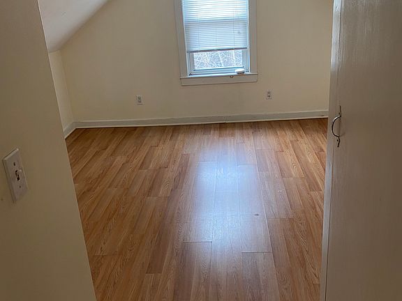 5th image of 8 Beach St