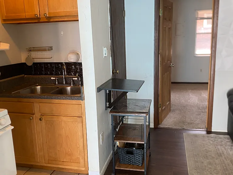 342 E Tompkins St — Photo 6