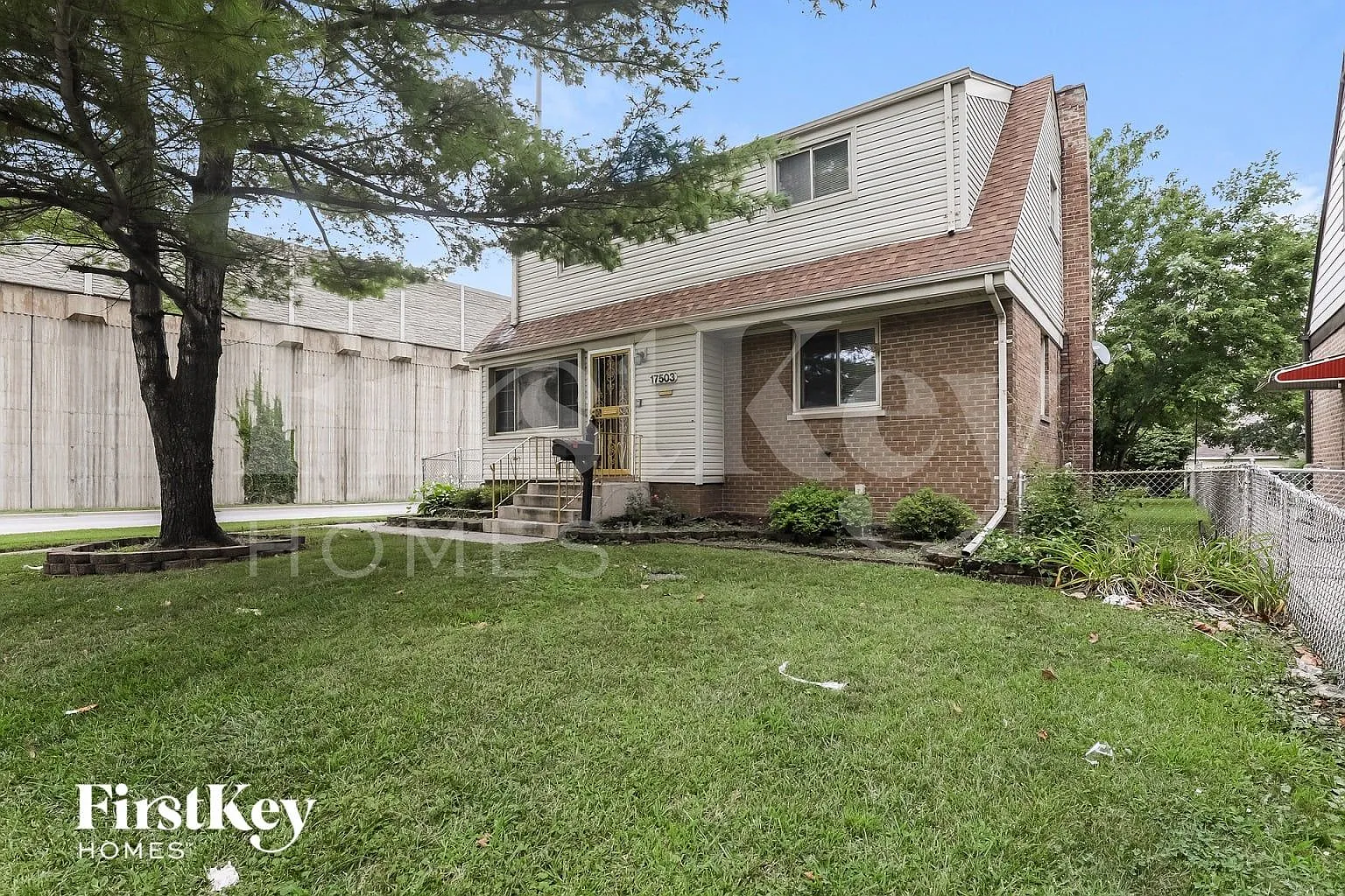 3 bed, 1.5 bath, 1430 sqft, $2,830 — Photo 2