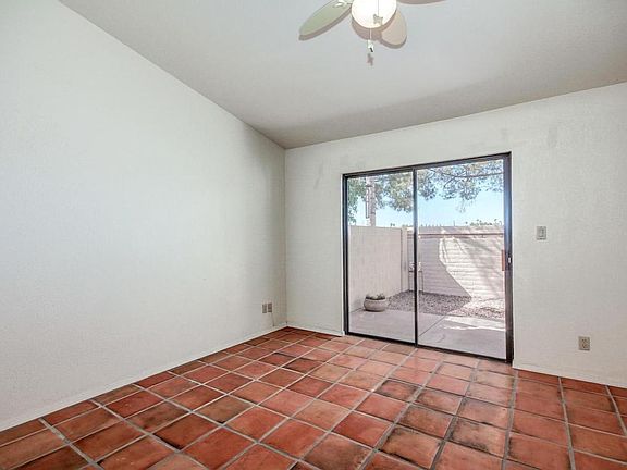 5th image of 945 N Pasadena St #23