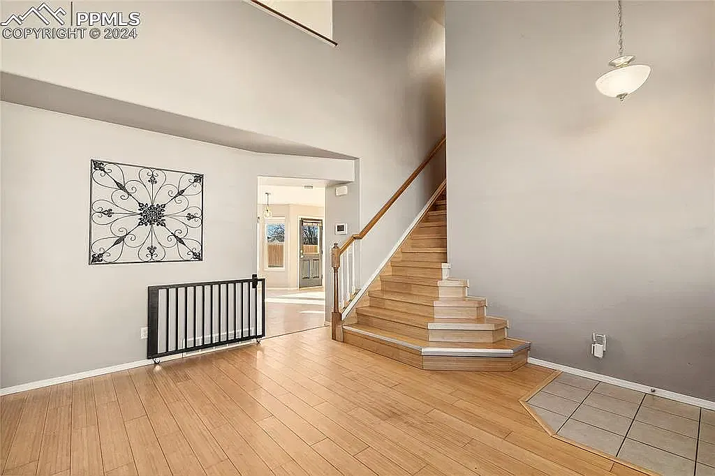 4 bed, 2468 sqft, $2,450 — Photo 3