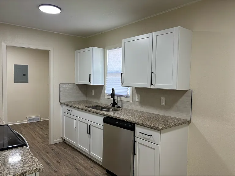 1531 E Crowley St #1531 — Photo 6