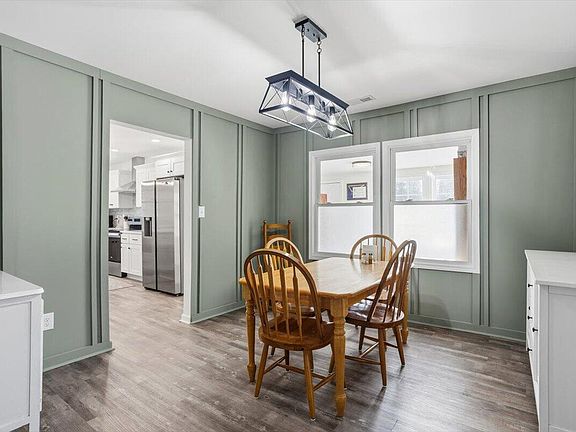 3rd image of 962 Laurel Mill Rd