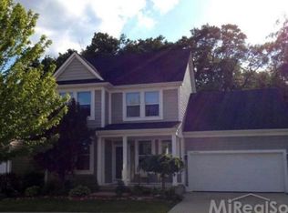 57401 River Oaks Dr, New Haven, MI