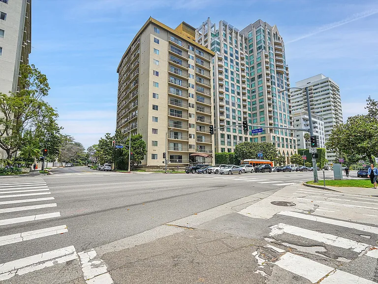 10747 Wilshire Blvd #1407 — Photo 38