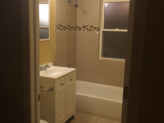 3rd image of 1641 W 77th St #1W