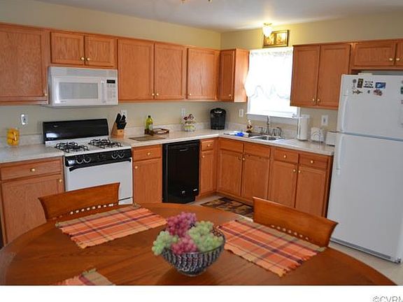 4th image of 313 Green Hollow Ln