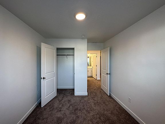 4th image of 564 N Canvasback Dr