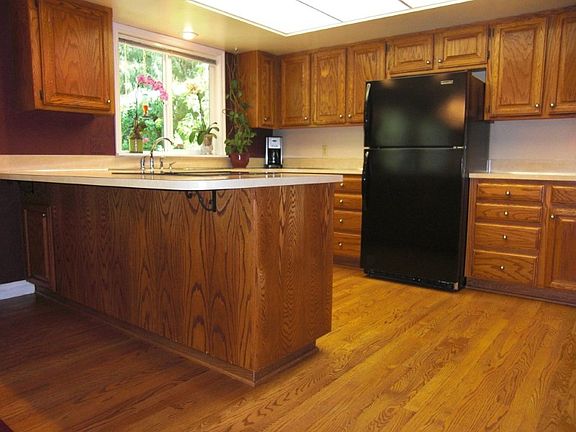 5th image of 506 Wood Creek Dr