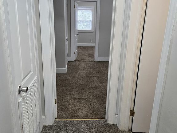 2nd image of 1107 Meadow St S #B