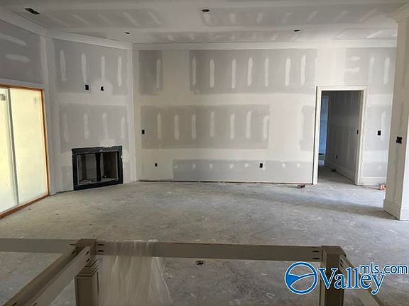 3rd image of 683 Chambers Rd