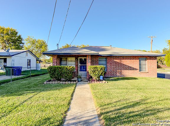 2nd image of 1539 San Acacia