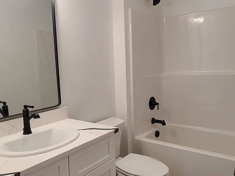 920 Cooley St #B — Photo 10