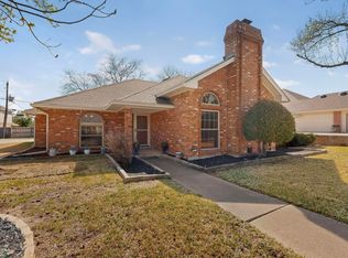 1110 Shady Oak Trl, Mansfield, TX 76063