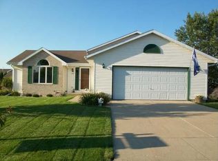 4247 Prairie Fox Dr, Janesville, WI 53546