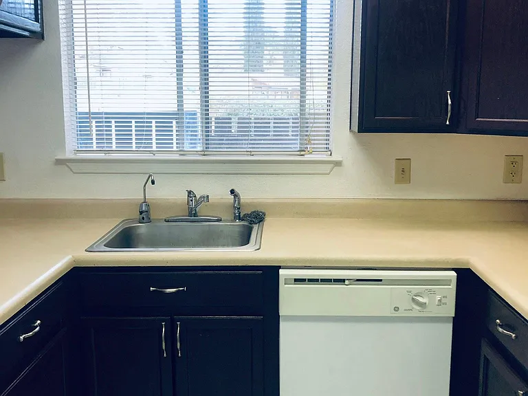 1644 Lomaland Dr #120 — Photo 14