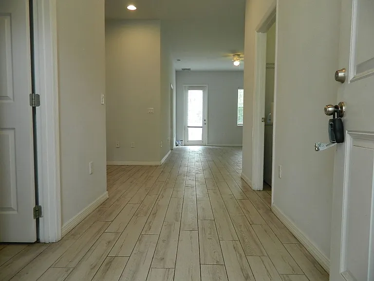 1509 Regan Ave — Photo 2