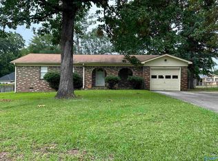 505 Shane Ln, Rainbow City, AL 35906