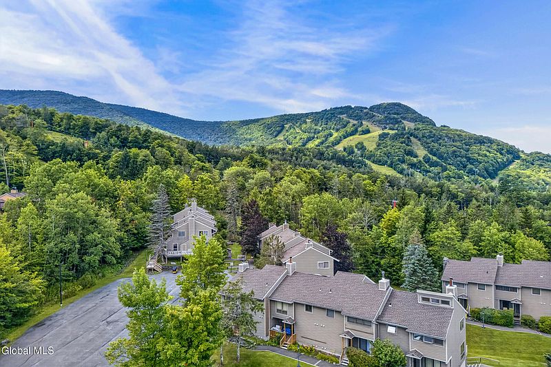 3rd image of 76 Highlands Drive # C3
