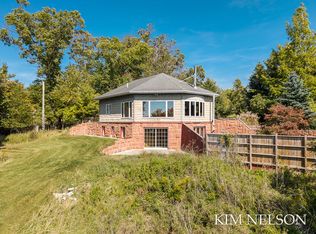 925 S Lake St, Whitehall, MI 49461