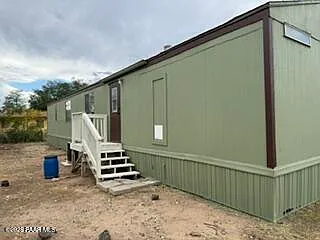 3 bed, 2.0 bath, 1024 sqft, $1,550 — Photo 3