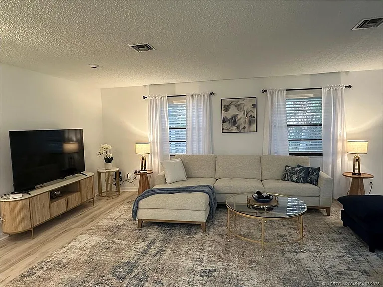 4095 SE Centerboard Ln #6-B — Photo 6