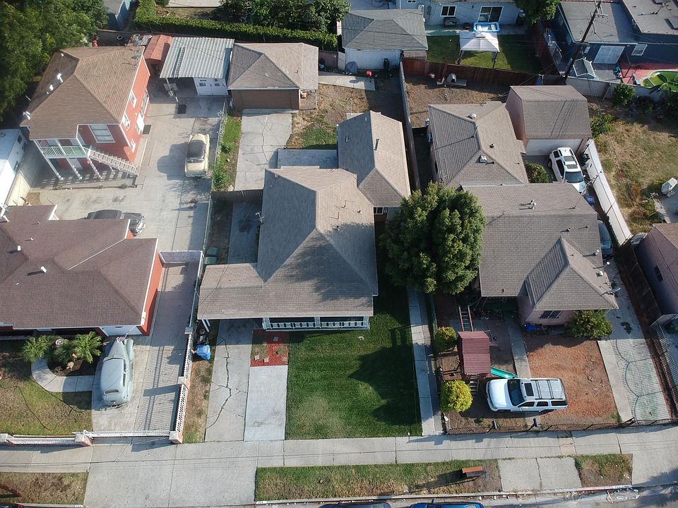 1st image of 754 W 120th St